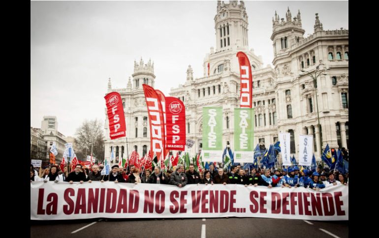 Miles de personas de Zaragoza, Santander, Pamplona y Murcia para protestar. EFE /