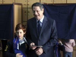 Nikos Anastasiadis acudió a votar desde primera hora de la mañana. AFP /