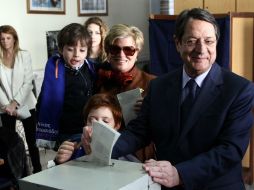 El candidato conservador Nikos Anastasiadis ganó la primera vuelta de las elecciones presidenciales. AFP /