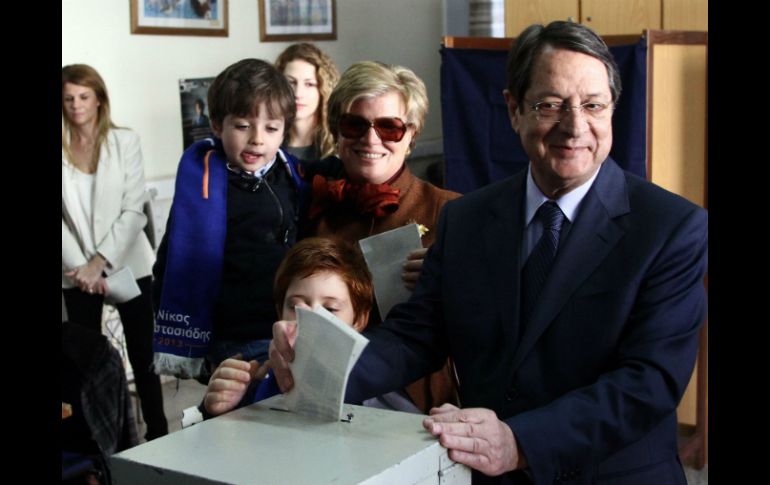 El candidato conservador Nikos Anastasiadis ganó la primera vuelta de las elecciones presidenciales. AFP /