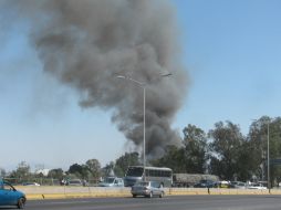 Los bomberos encontraron humo en aparatos electrodomésticos, los cuales, presuntamente fueron quemados por actos vandálicos.  /