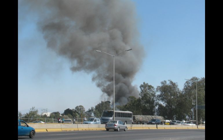 Los bomberos encontraron humo en aparatos electrodomésticos, los cuales, presuntamente fueron quemados por actos vandálicos.  /