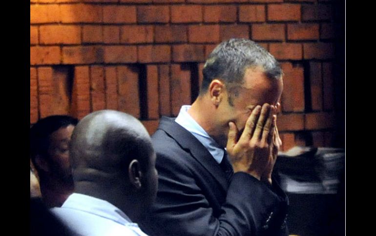 Pistorius aún no ha ingresado en la cárcel y permanece bajo arresto en la comisaría de Brooklyn de Pretoria. AFP /