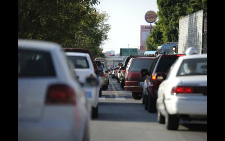 El sentido que fue cerrado ocasionó mucho tráfico esta mañana. ARCHIVO /