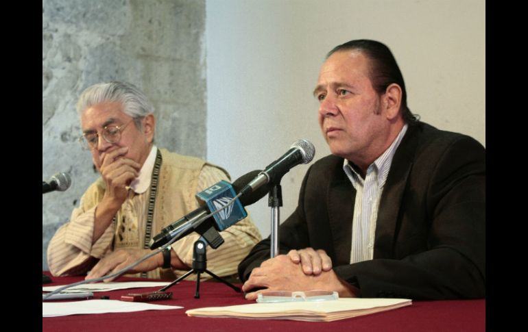 En la imagen, el músico Enrique Flores y Guillermo Dávalos anunciando los detalles del evento. EL INFORMADOR /