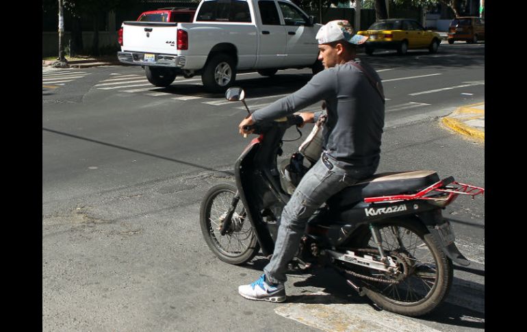 Reconocen que la multa por falta de casco sancionada por SVyT, que asciende a 120 pesos aproximadamente, debe incrementarse.  /