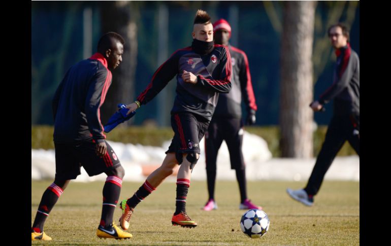 El Milán afronta el partido del miércoles con un objetivo claro: el de anular a Leo Messi en el campo. AFP /