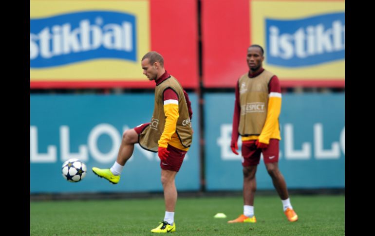 Con una gran comunidad turca en Gelsenkirchen, el Galatasaray contará con apoyo en la vuelta en el Veltins Arena. AFP /