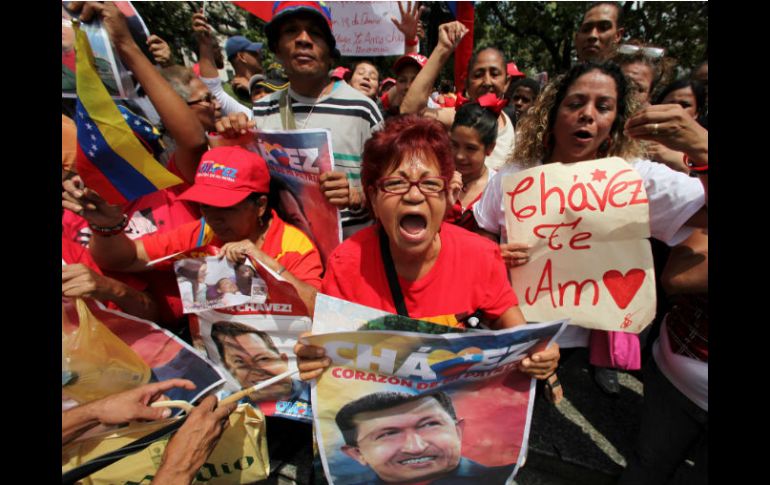 Venezolanos recibieron con furor la noticia del regreso de Chávez a su país. ARCHIVO /