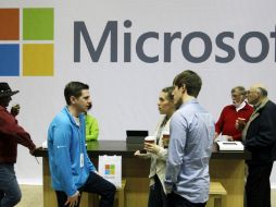 Microsoft dejó Hotmail a la deriva mientras su rival Google  ganaba seguidores para su servicio gratuito de correo, Gmail. AP /