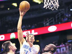 No fue suficiente. El basquetbolista nayarita Gustavo Ayón, anotó cuatro puntos y aportó tres rebotes ante Charlotte. AP /