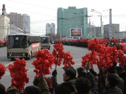 Aspecto de las calles de Corea del Norte al recibir a los científicos. AP /