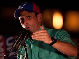 Henrique Capriles afirma que el gobierno trata de ocultar una grave crisis económica. ARCHIVO /