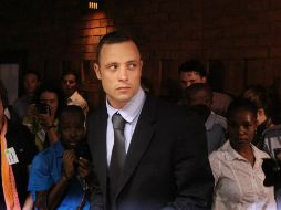 Después de cuatro aplazos, se le concede la libertad provisional a Pistorius. AP /