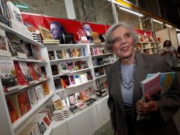 La escritora Elena Poniatowska estuvo presente en los pasillos de la FILPM. NTX /