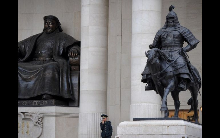 Estatuas de Gengis Khan en el Palacio de Ulan Bator, en Mongolia. AFP /