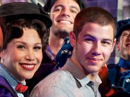 Nick Jonas estuvo presente en la centésima función de ''Mary Poppins''. Imagen de @biancamarroquin. ESPECIAL /