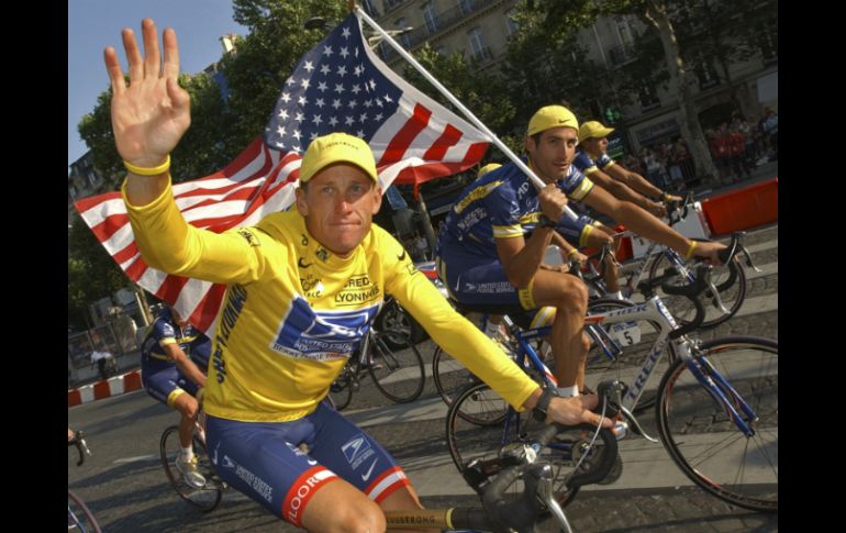 Lance  Armstrong, reconoció que no habría podido ganar el Tour de Francia siete veces seguidas sin usar sustancias prohibidas. AP /