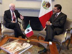 El senador John McCain realiza una visita de trabajo de un día a la  capital mexicana. AFP /