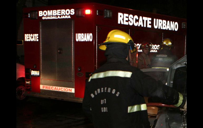 Los tres jóvenes perdieron la vida al impactar el vehículo en donde viajaban por Avenida Normalistas. ARCHIVO /