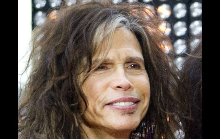 Steven Tyler revela que gastó más de 76 millones de pesos en cocaína. AP /