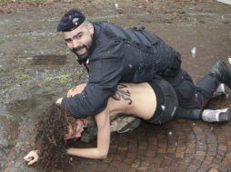 Agentes de las fuerzas del orden detuvieron a las tres mujeres, una de ellas de presunta nacionalidad francesa. EFE /