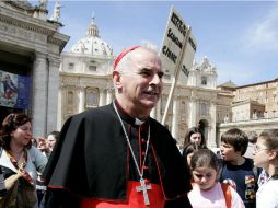 El cardenal Keith O' Brien deja la sala Paulo VI al finalizar la congregación de Cardenales en el Vaticano. AFP /