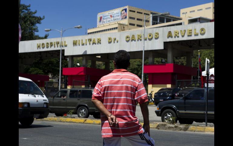 Hugo Chávez sigue internado en un hospital de Caracas y no se le ha visto en público. AFP /