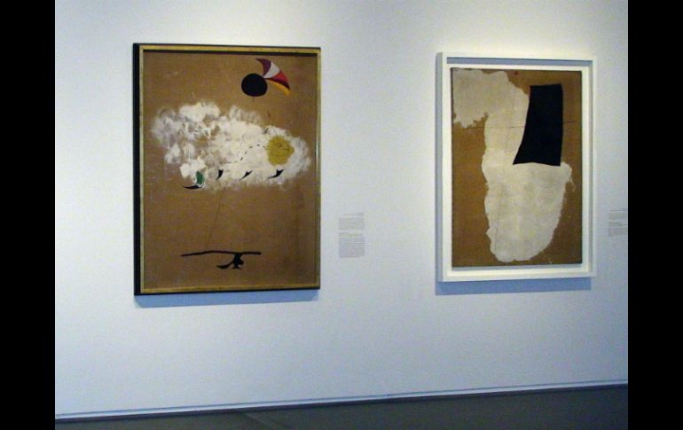 Tres de las obras de Joan Miró que se exhiben desde hoy en el Museo de Israel de Jerusalén. EFE /