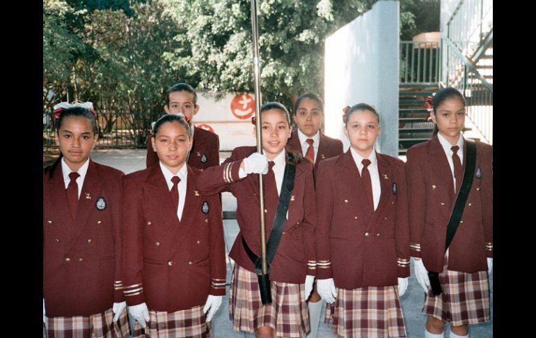 Alumnas integrantes de la escolta.  /