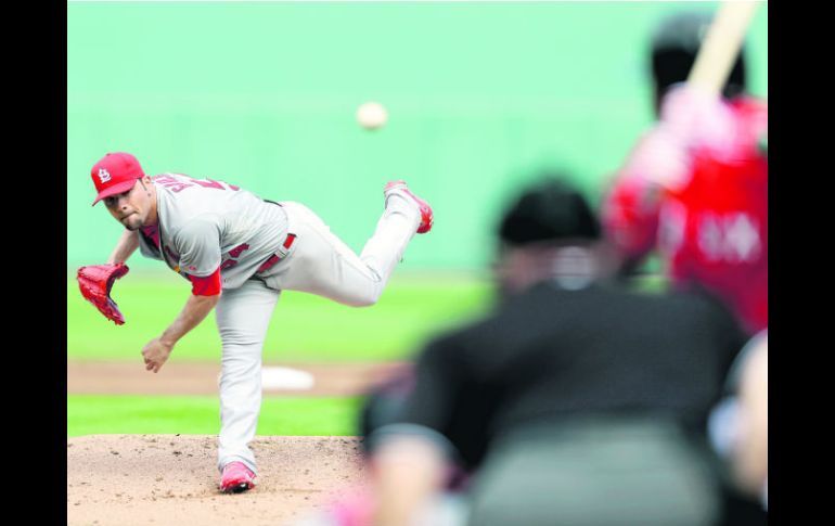 En la zona. Jaime García ejecuta un lanzamiento durante la primera entrada en el partido ante Boston. AP /