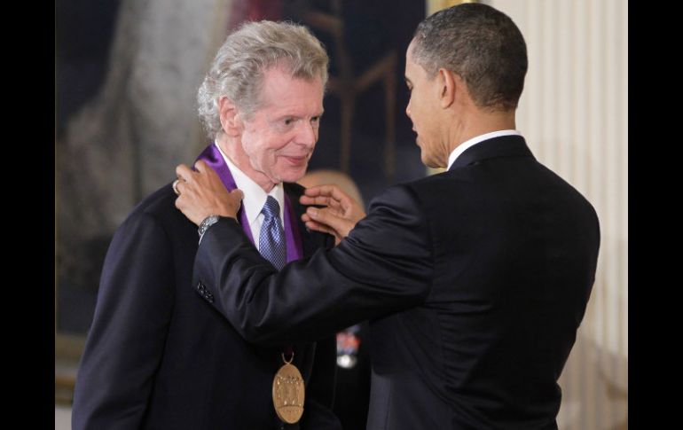 En marzo del año 2011, Van Cliburn fue honrado con la Medalla Nacional de las Artes por el presidente norteamericano Obama. AP /