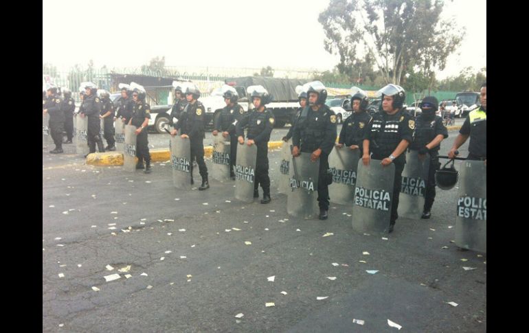 El operativo de seguridad tuvo que ser reforzado por la autoridades de Ciudad Nezahualcóyotl. ESPECIAL /