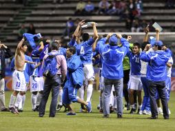 La seelcción de El Salvador festeja su pase al Mundial. EFE /