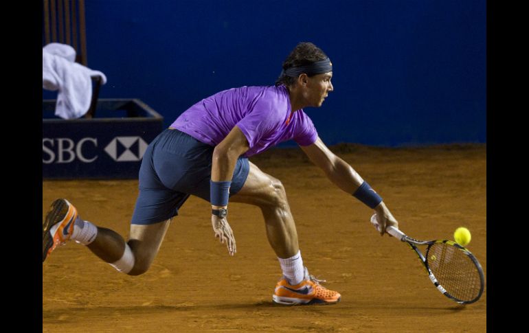 El tenista español Rafael Nadal ganó a Leoardo Mayer por 6-1, 7-5. AP /