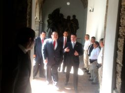 Aristóteles Sandoval Díaz, durante su recorrido por el interior del Palacio de Gobierno de Jalisco.  /