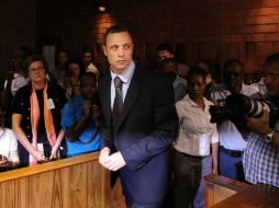 Oscar Pistorius espera al 4 de julio, fecha en que se iniciará juicio en su contra. ARCHIVO /