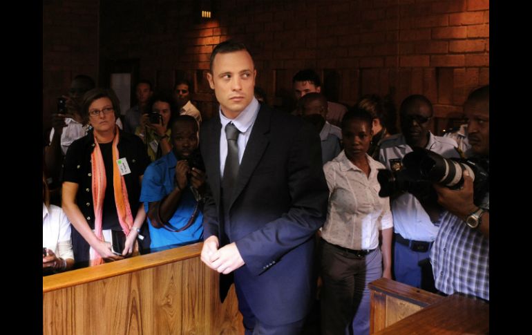 Oscar Pistorius espera al 4 de julio, fecha en que se iniciará juicio en su contra. ARCHIVO /