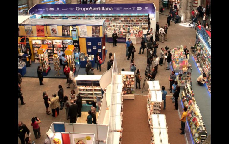 Aspecto de la Feria Internacional del Libro en el Palacio de Minería. ARCHIVO /