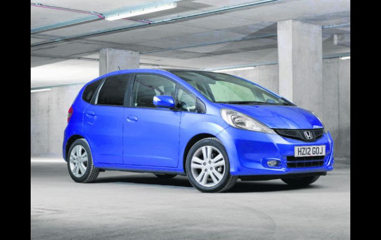 Honda. Fit 2013.  /