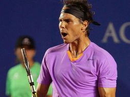 Rafael Nadal celebra su victoria ante Nicolás Almagro, ayer en la semifinal del Abierto Mexicano de Tenis, en Acapulco. EFE /