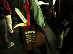 Fieles a la tendencia ambiental, los orgnanizadores del evento distribuyen bolsas reutilizables.  /