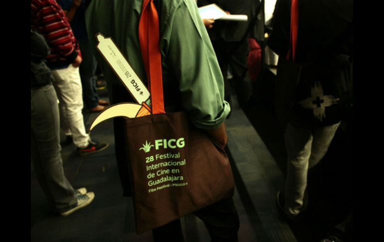 Fieles a la tendencia ambiental, los orgnanizadores del evento distribuyen bolsas reutilizables.  /