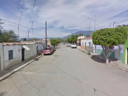 La calle Cofradía, en la cabeza municipal de Ameca, fue el escenario del asesinato del elemento castrense. ESPECIAL /