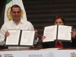 La titular de la Sedesol y el gobernador de Oaxaca presentan el Acuerdo Integral de la Cruzada. NTX /