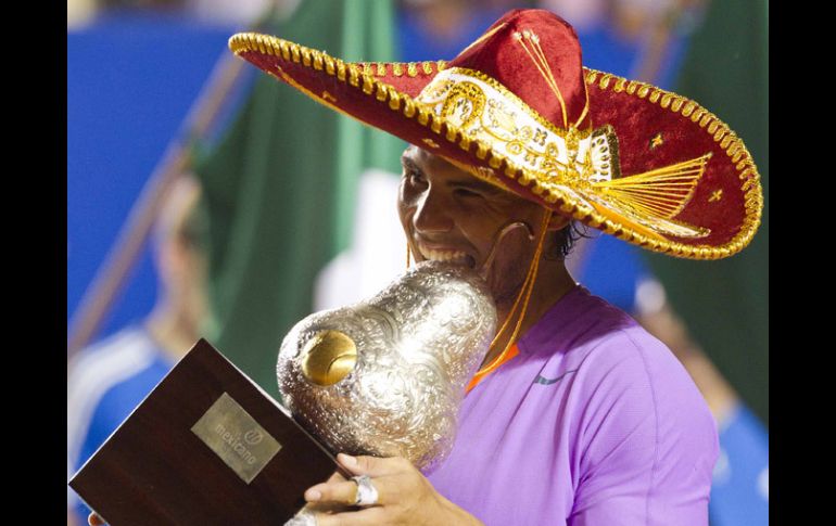 El español Rafael Nadal se corona en Acapulco. AP /