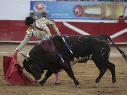 Oliver Godoy se alzó con el tirunfo en la corrida que cerró la temporada en el coso de la Calzada Independencia.  /