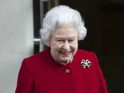 La reina Isabel II de Inglaterra abandona el hospital King Edward VII. EFE /