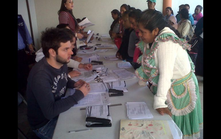 Las féminas deberán prepararse con talleres para poder acceder a sus despensas.  /