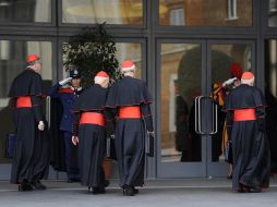 Varios cardenales llegan para participar en la tercera congregación de cardenales, preparatoria del cónclave. EFE /